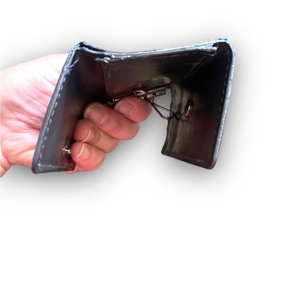 Louis Vuitton key holder - Picture 4 of 6